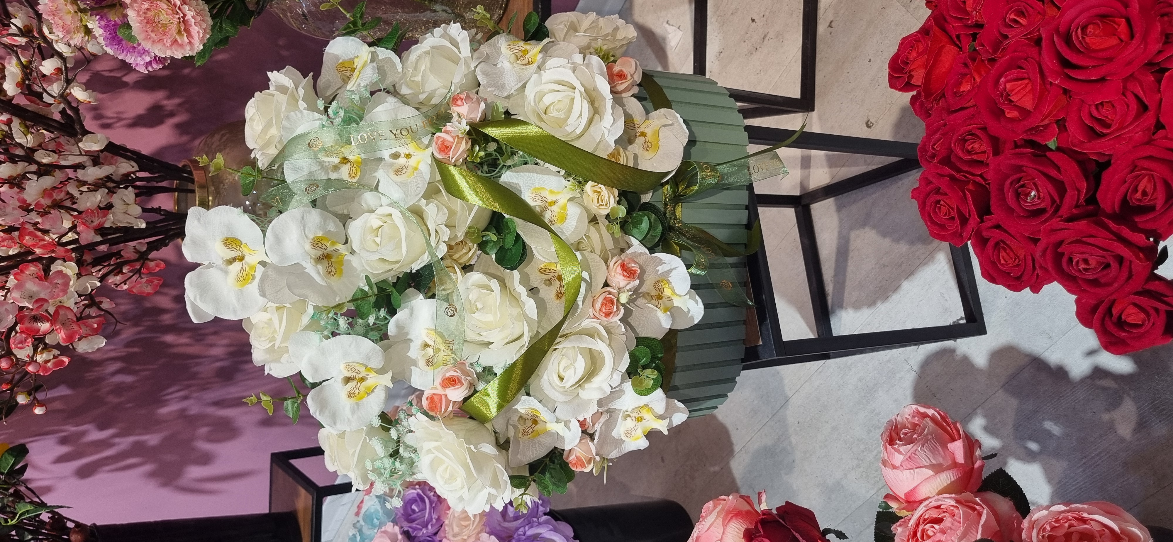 باکس گل رز سفید و ارکیده